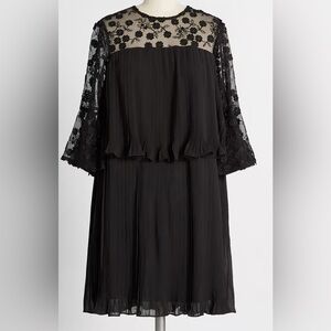 Forever Unique Dauntless Dahlias Tier Mini Dress - NWT - Size 4
